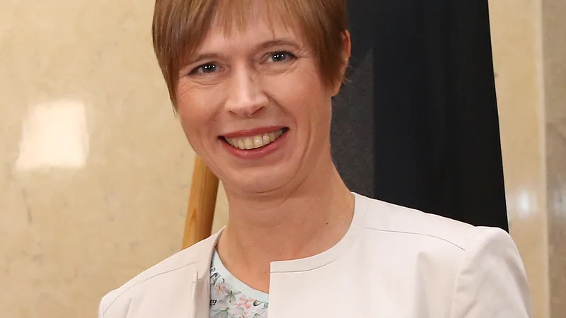 Tallinn Digital Summit. Meeting of Estonian President Kersti Kaljulaid and French President Emmanuel Macron (36665856194) (cropped)
