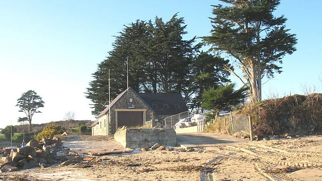 The RNLI Inshore Rescue Boat Station, Abersoch - geograph.org.uk - 638168