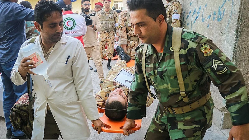 Artesh and Iranian Red Crescent Society earthquake relief drill in Zanjan (10)