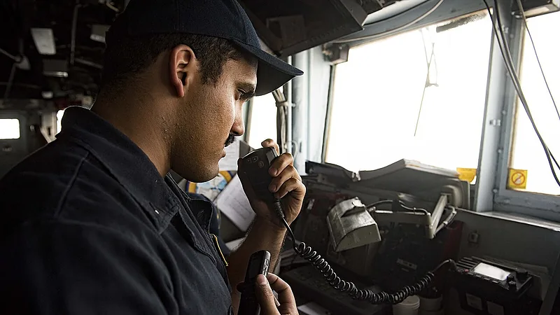 CG 56 transits the Strait of Hormuz (28465394986)