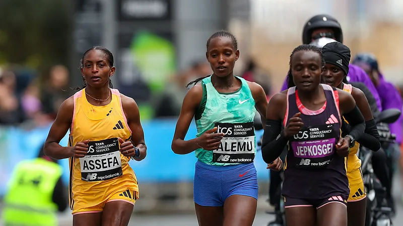2024 London Marathon - Tigst Assefa, Megertu Alemu, Joyciline Jepkosgei & Peres Jepchirchir (3)