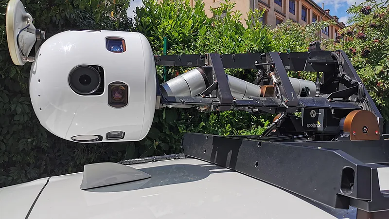 Apple maps car - Grenoble 2020-06-29 cameras
