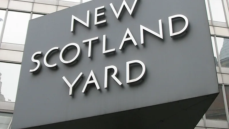 New Scotland Yard sign 3