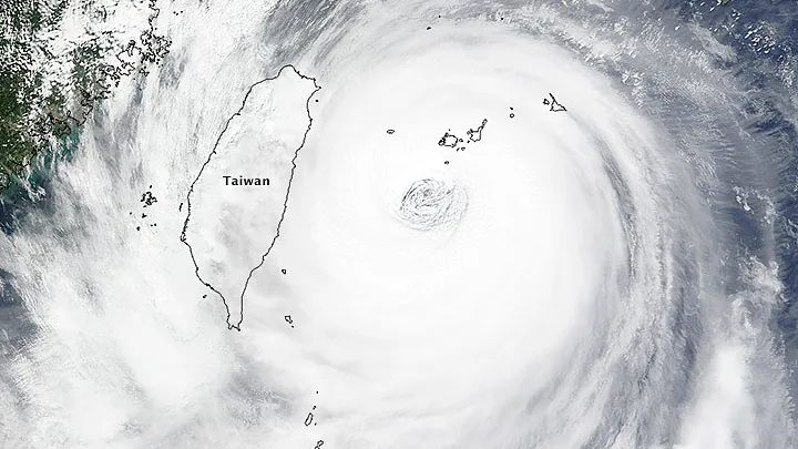 Super Typhoon Dujuan Slams Northern Taiwan