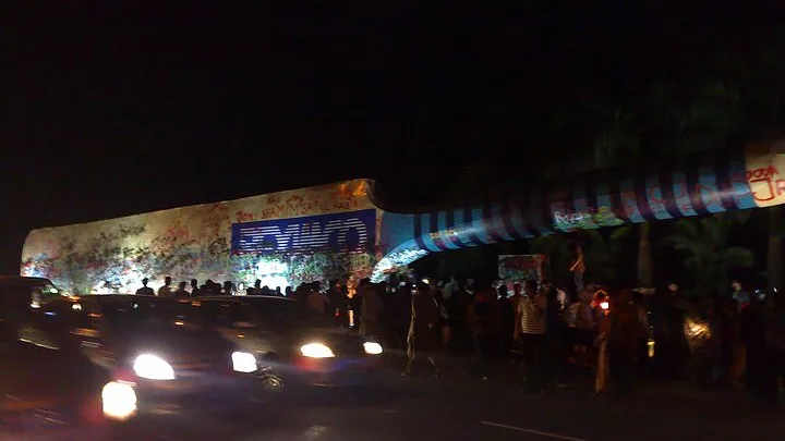 Longest bat by beximco during ICC Cricket World Cup 2011,Dhaka
