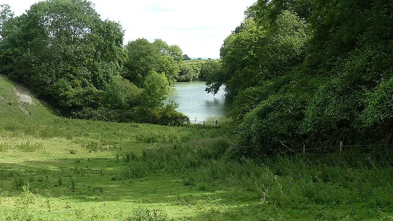 South East Water reservoir - geograph.org.uk - 2521818